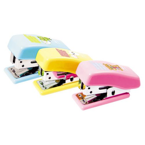 Степлер ручной Deli E0303 Jungle Buddies 24/6 26/6 (12листов) ассорти 40скоб коробка (E0303) Степлер ручной Deli E0303 Jungle Buddies 24/6 26/6 (12листов) ассорти 40скоб коробка (E0303)