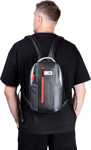 Рюкзак Piquadro Urban CA6801UB00/GRN серый/черный кожа (CA6801UB00/GRN) Рюкзак Piquadro Urban CA6801UB00/GRN серый/черный кожа (CA6801UB00/GRN)