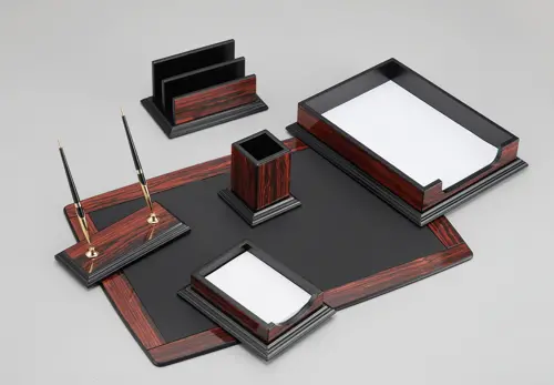 Настольный набор Good Sunrise FR6DX-1 (6 предметов) палисандр МДФ красное дерево/бордовый (FR6DX-1) Настольный набор Good Sunrise FR6DX-1 (6 предметов) палисандр МДФ красное дерево/бордовый (FR6DX-1)